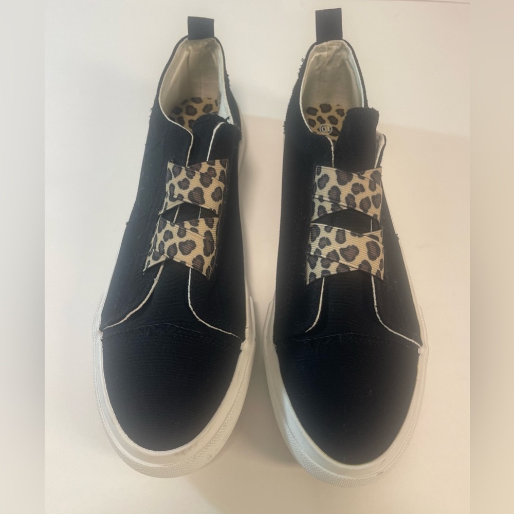 Serra Black Sneakers with Leopard Print